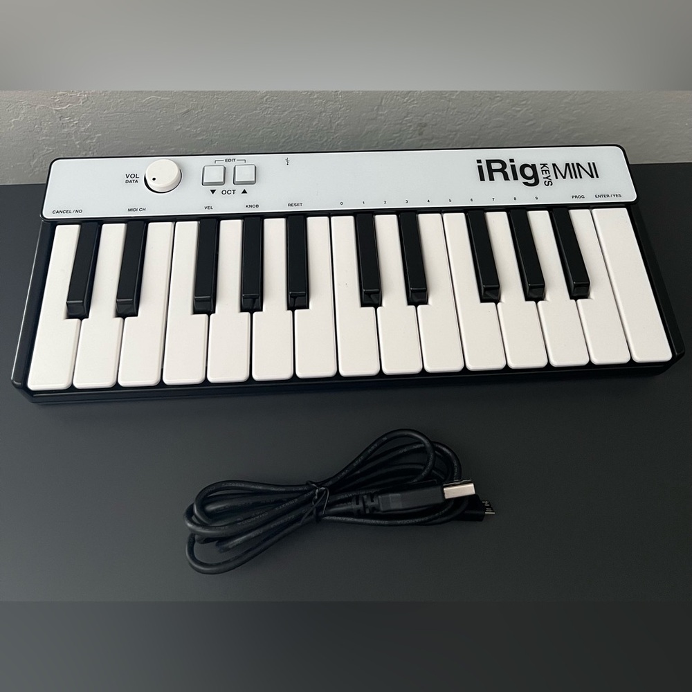 IK Multimedia iRig Keys Mini Keyboard Controller